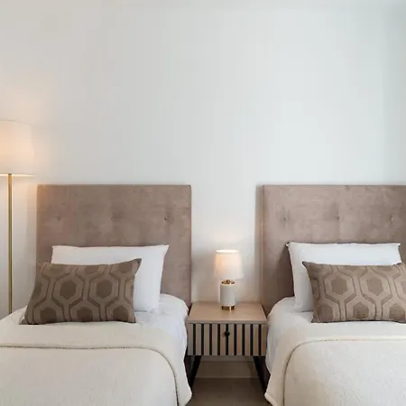 Domillion Paraiso Pueblo 2bdr W Rooftop Terrace