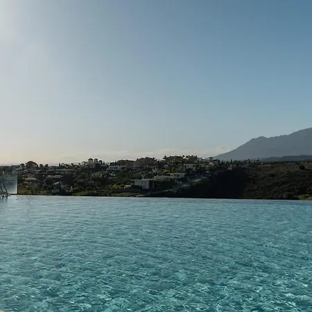 Lägenhet Domillion Paraiso Pueblo 2bdr W Rooftop Terrace Estepona
