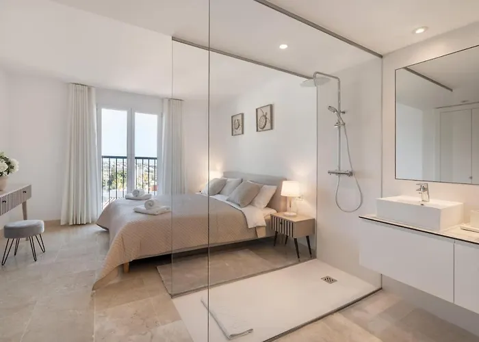 Domillion Paraiso Pueblo 2bdr W Rooftop Terrace شقة إِستيبونا